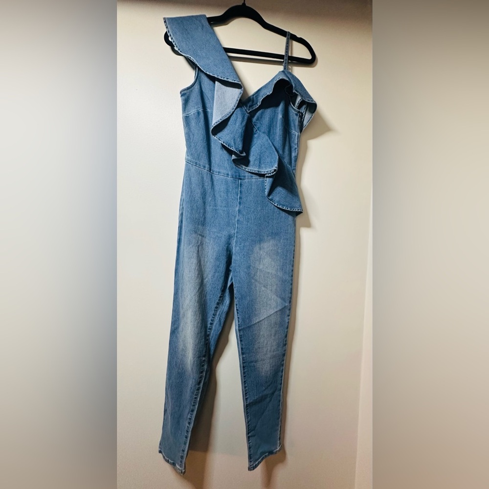 VENUS Blue Denim Ruffle Overalls - Picture 8 of 10